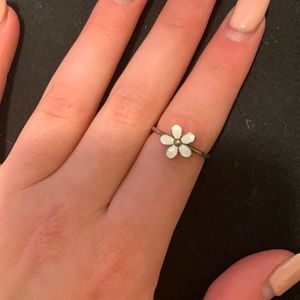Pandora daisy ring